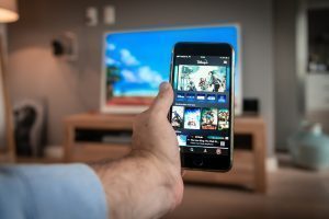How to Connect Phone to Smart TV Without WiFi